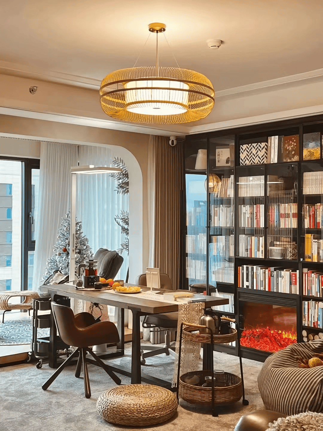 客厅书墙环绕,明亮整洁,太羡慕了