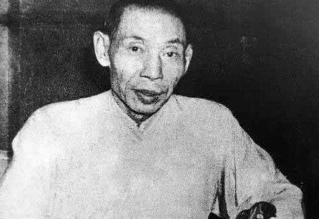 原创初见一落魄书生杜月笙就给了200大洋和船票多年后见其远瞻性