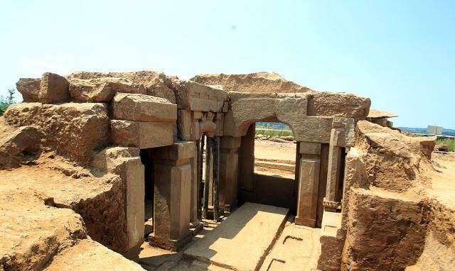 河南出现罕见古墓群引来一批外国文物贩子拉走5卡车宝贝