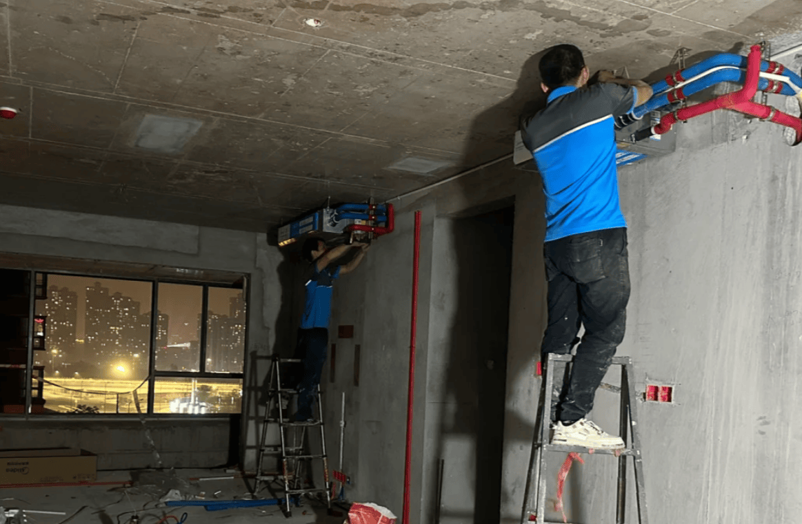 ④维修维护难风管机不好维修算是一个公认的"通病",即便预留了检修口