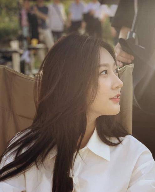 不过金赛纶在解约之后被爆料签了金秀贤的公司,应该会慢慢活跃起来的