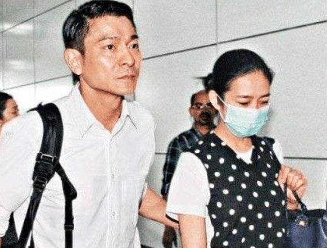 但是事实上喻可欣和杜奕衡感情非常好,两人在一起之后也是非常的甜蜜