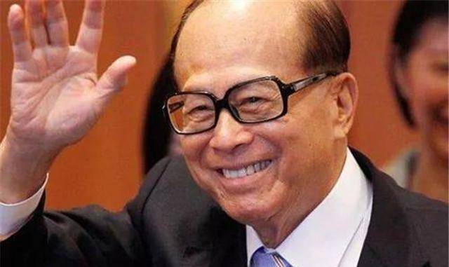 大家都十分熟悉,是著名的企业家,曾经连续多年都是中国香港的首富