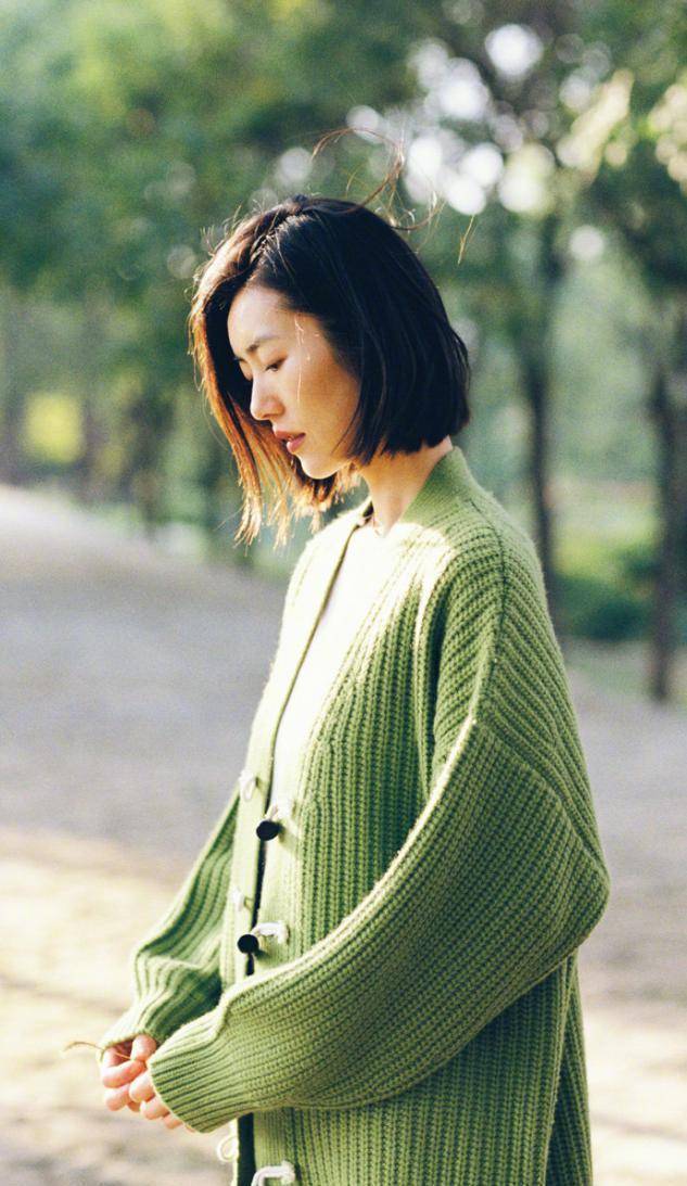 深扒刘雯穿搭术,用简单打造高级感,这个春夏我们完全可以照着穿