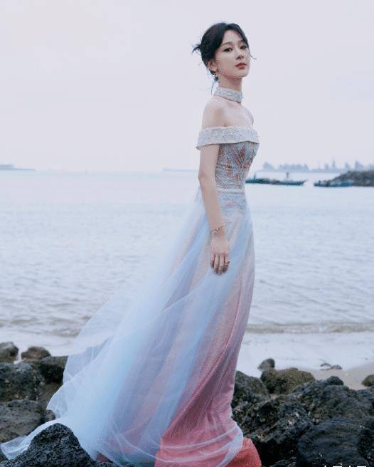 原创有种进厂重修叫杨紫漂亮近照脸没帽子大谁还敢说她胖