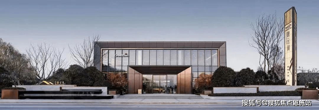 大名城映雨江南