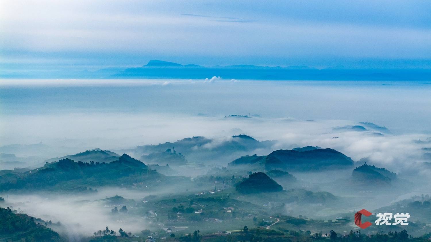 高山云雾 背景图图片