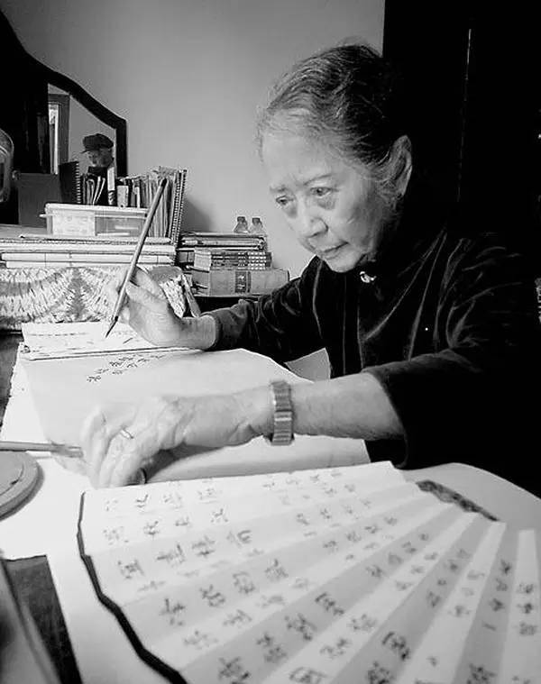 出身名门初露才华远嫁国外消逝的民国最后一位才女