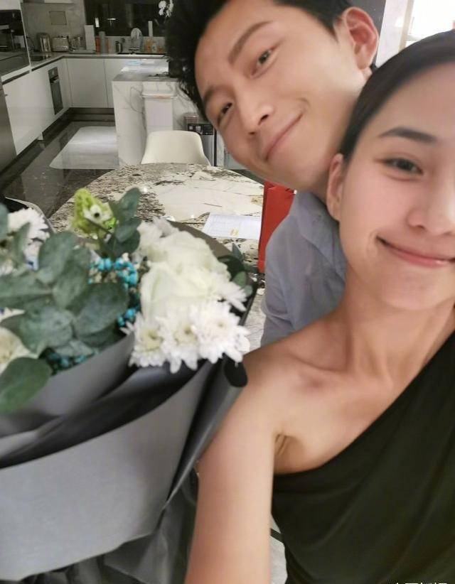 原创何超莲与窦骁相恋三年被曝秘密喜结连理本尊回应幽默搞笑