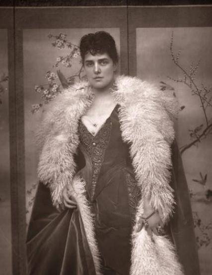 之王"的女儿,两次嫁小自己20多岁的男人_詹妮·杰罗姆_生活_贵族