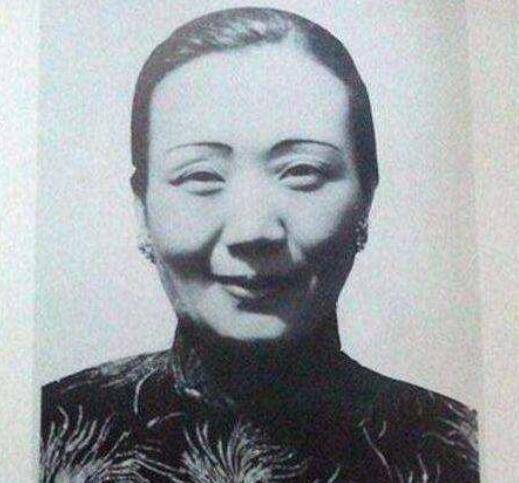 1895年的时候,谭延闿正式迎娶方榕卿过门,那年,谭