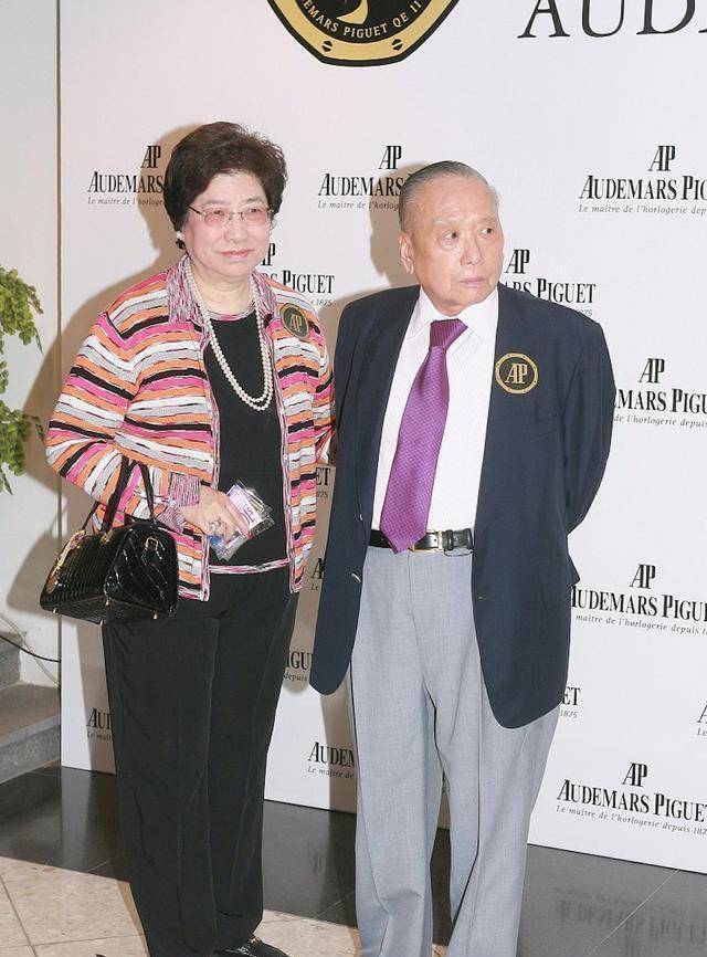 香港首富发妻死后,竟娶了妻子的妹妹,晚年活到90岁,结局凄凉_德根