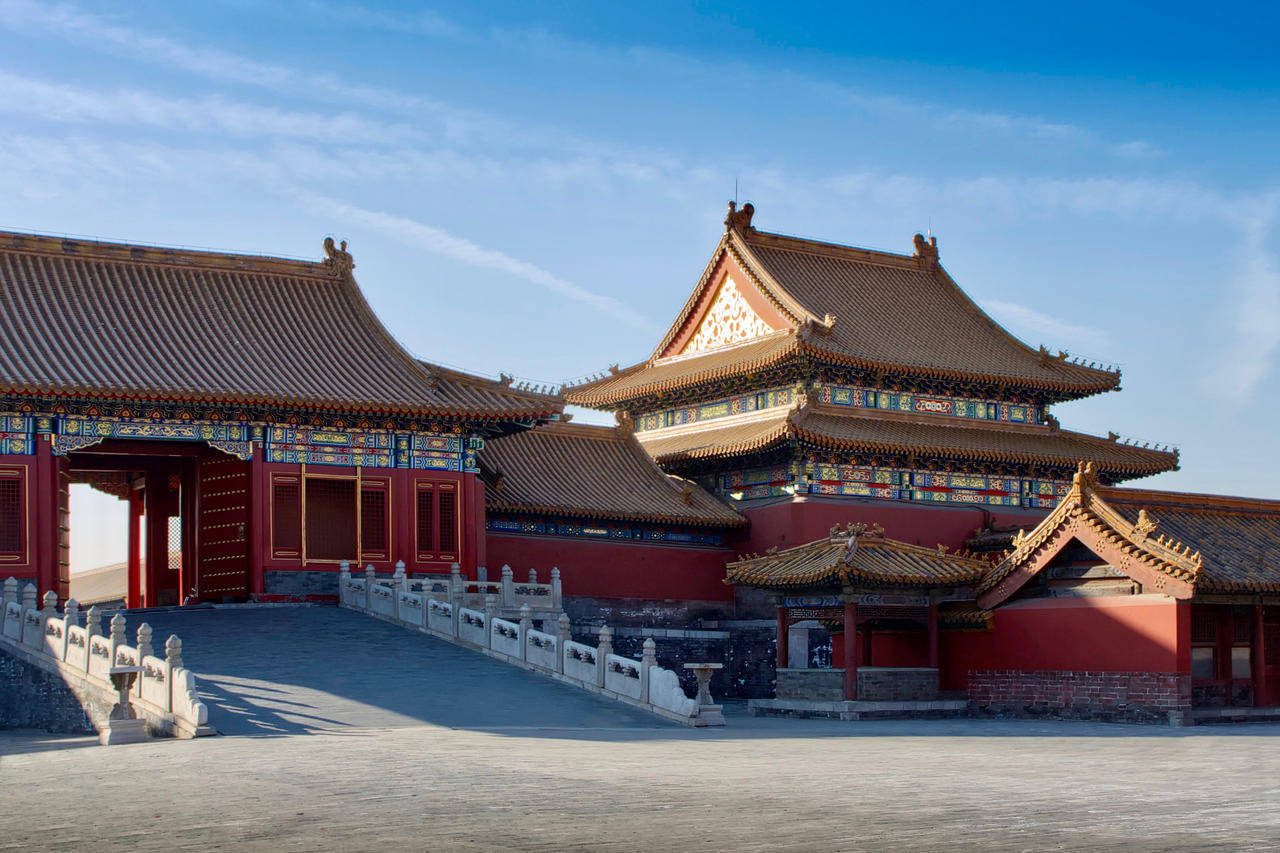 是首批国家历史文化名城,中国四大古都之一和世界上拥有世界文化遗产