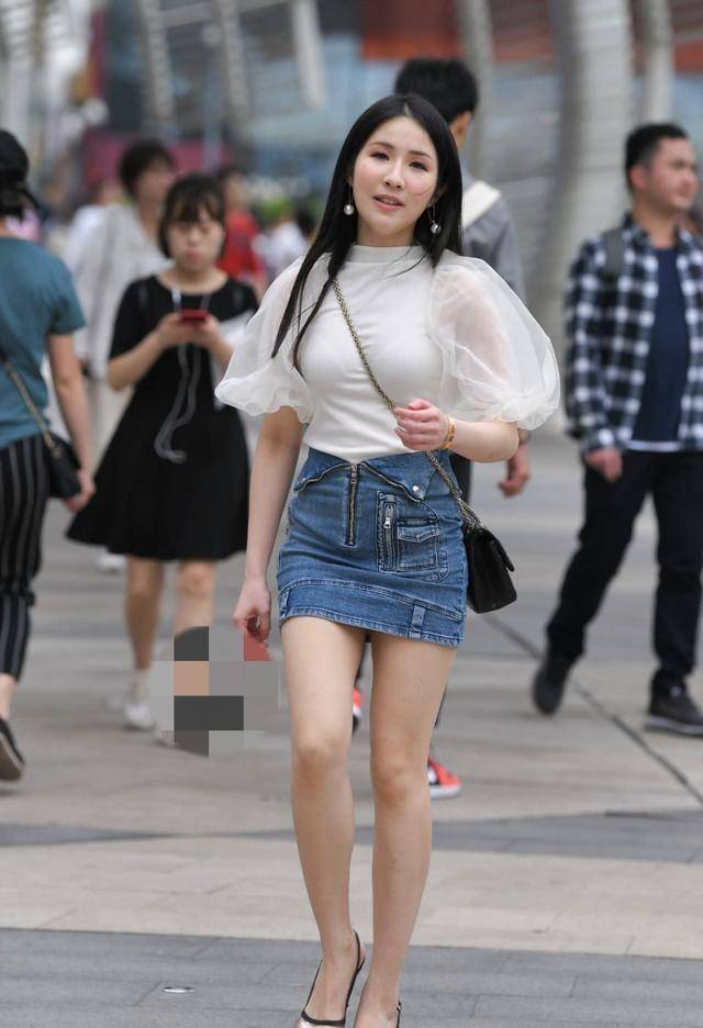 穿上薄纱设计的衬衫容易跑风吗难怪小姐姐的袖子这么大