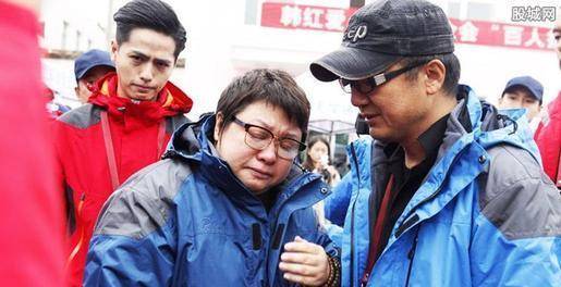 原创韩红坚守慈善20年爱心驰援武汉像军人一般坚强