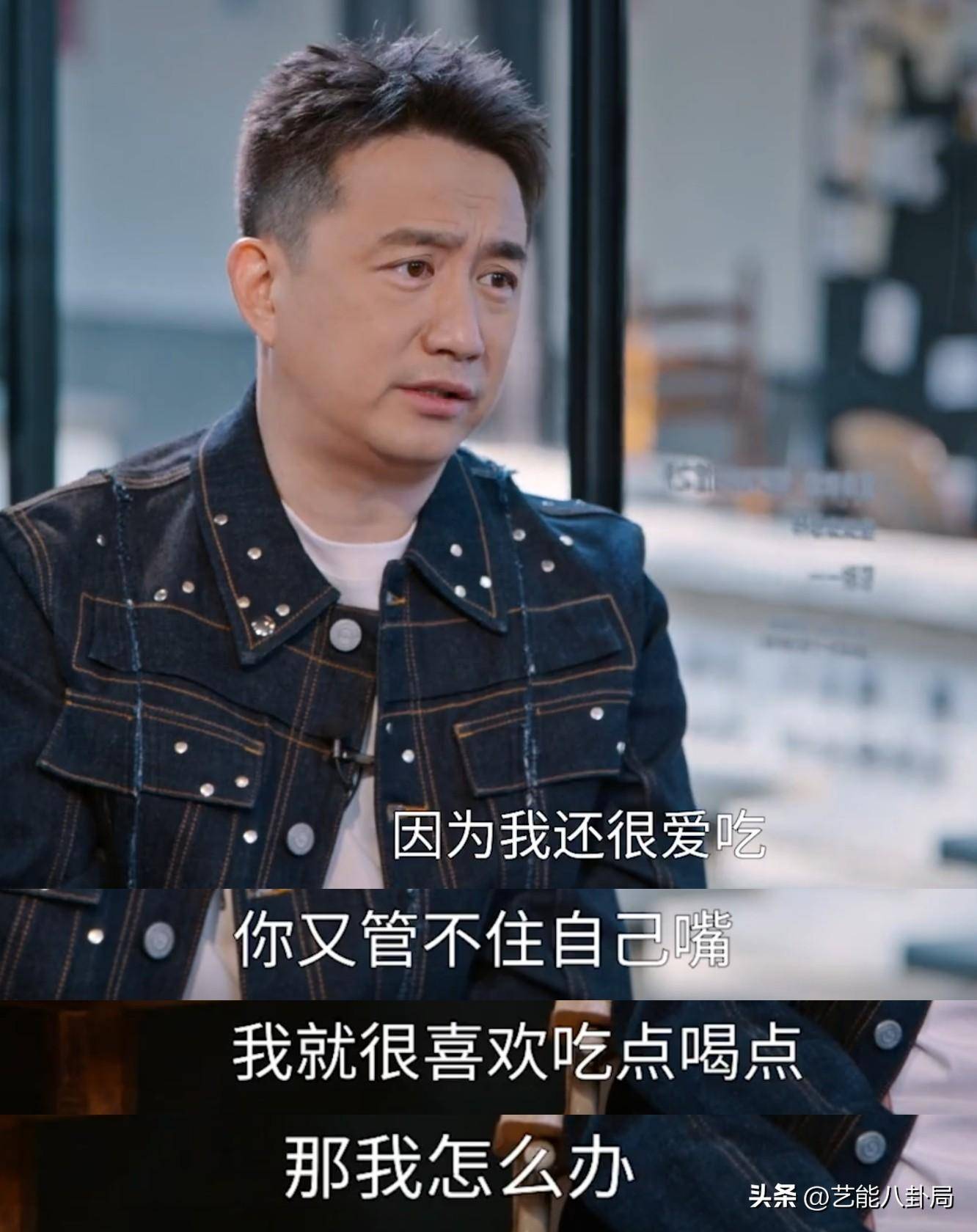 有一次,黄磊为了漂亮不吃晚饭,肚子饿得咕咕叫,儿子听到了安慰他,"爸