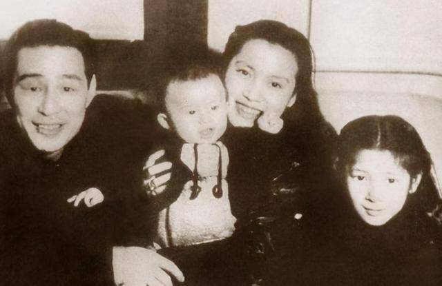 99岁秦怡不值得羡慕的人生丈夫儿子早逝和女儿30年不来往