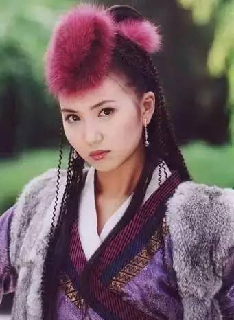 主演古装轻喜剧《我爱河东狮》,《美女也愁嫁》《大敦煌》《纸醉金迷
