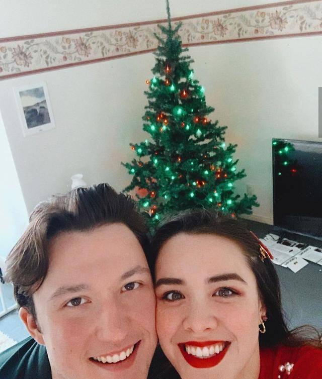 原创钟丽缇大女儿丰腴不输妈阔腿裤穿成修身裤肉粽身材太招男友爱