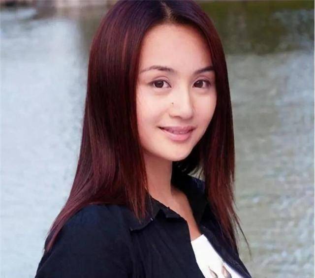原创巅峰时下嫁王斑坐完月子却被老公赶出门曹颖如今怎样了