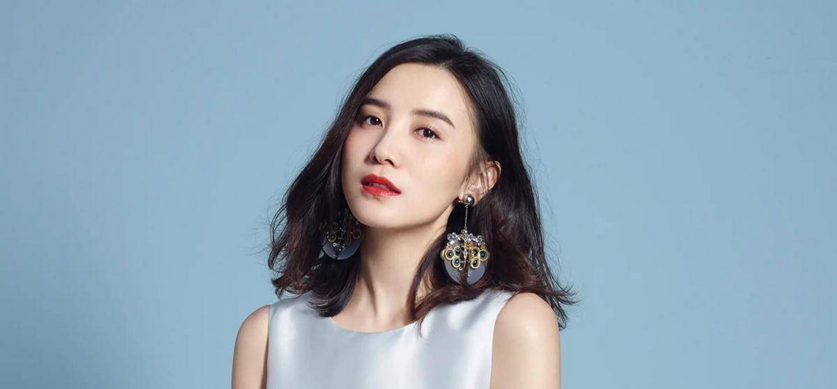 原创当初与谌龙相恋与张俪高调官宣41岁未婚小宋佳真的敢爱敢恨吗