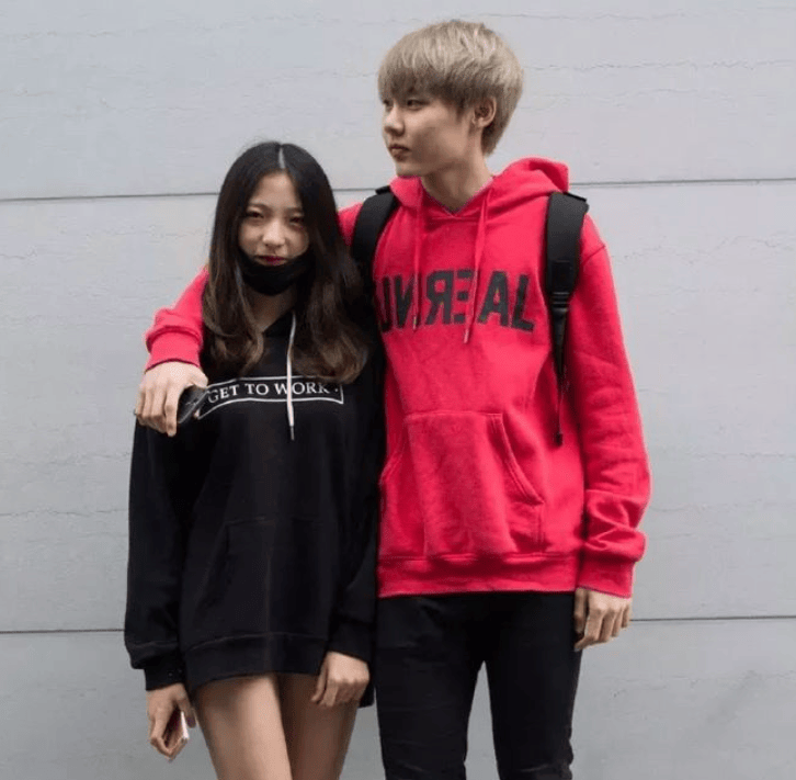 一男明星早已陷入困境,被拍到与闺_baby_陈泽西_周锐