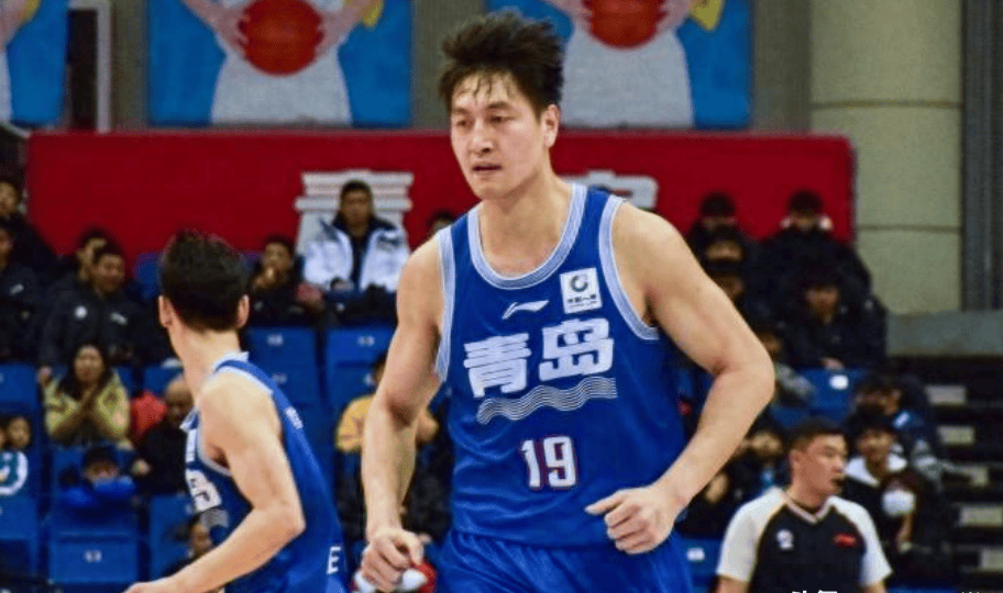 原创青岛半场压制广州3将投突结合碾压杨瀚森被克制崔永熙发懵