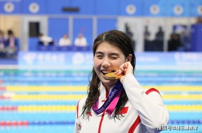 26岁游泳女神张雨霏官宣收获新奖项,家人开心,孙杨送祝福_奥运会_霍启