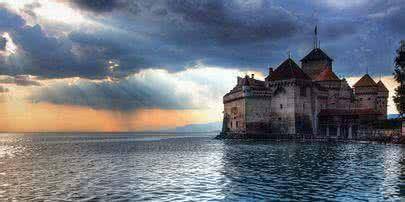 世界上第一个不设军队的国家,原来穷的叮当响,因为中国变的富裕_哥斯