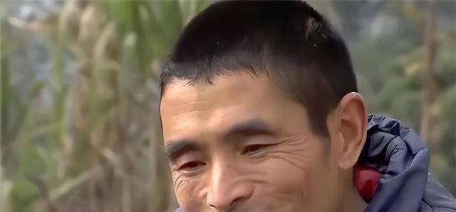 "袖珍妈妈"李芹芬:生女儿被村民嫌弃,冒险又生下双胞胎儿子_邓宏友