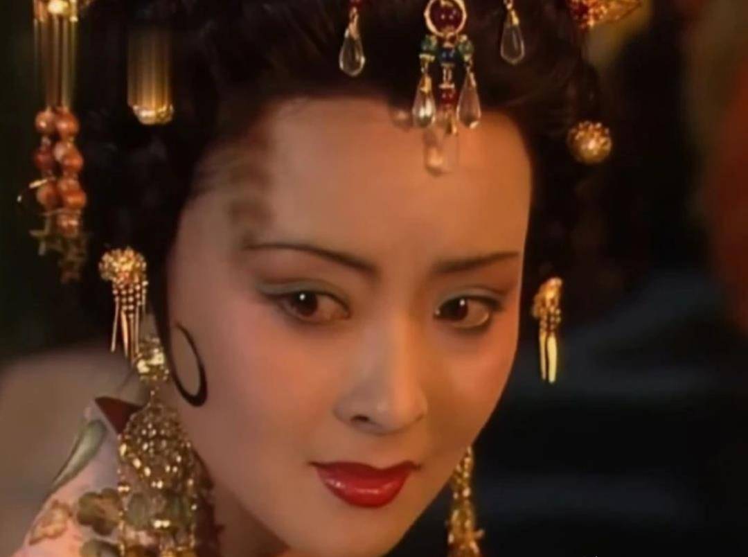 一角,并且两人都塑造得十分贴合,因此不少人觉得她们俩的贵妃各有千秋