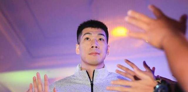 原创当cba现役球员全回到各家乡打球后排出的阵容太精彩了