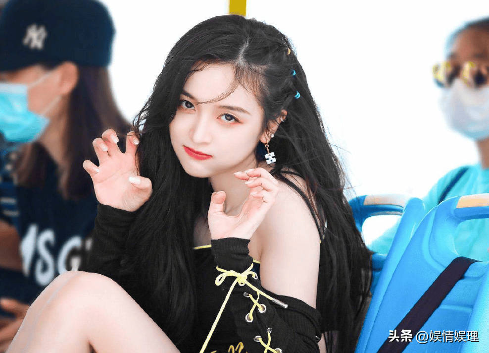 这2位明星不识字,没文化,凭什么还有无数人追捧_王一博_吴宣_偶像