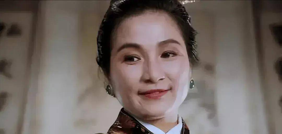 电影《唐伯虎点秋香》中的华夫人郑佩佩生平事迹.