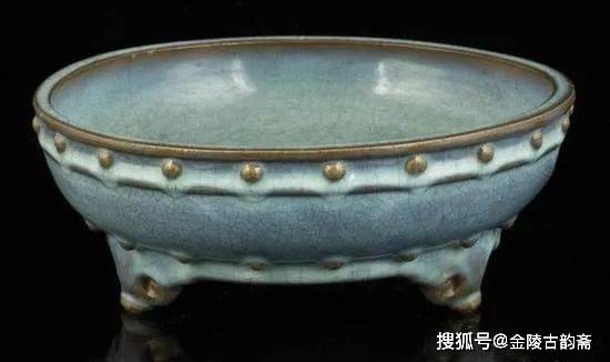 谁能想到：角落里不起眼的这件东西，竟然是钧窑的水仙盆！_搜狐网