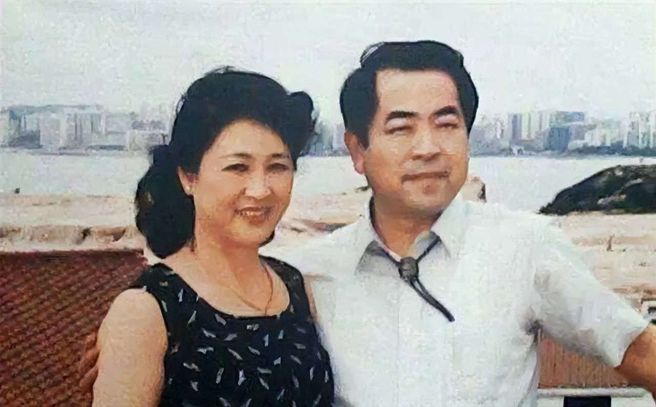 大画家范曾:靠朋友接济,却与朋友妻子私会10年,还把人家儿子改了姓!