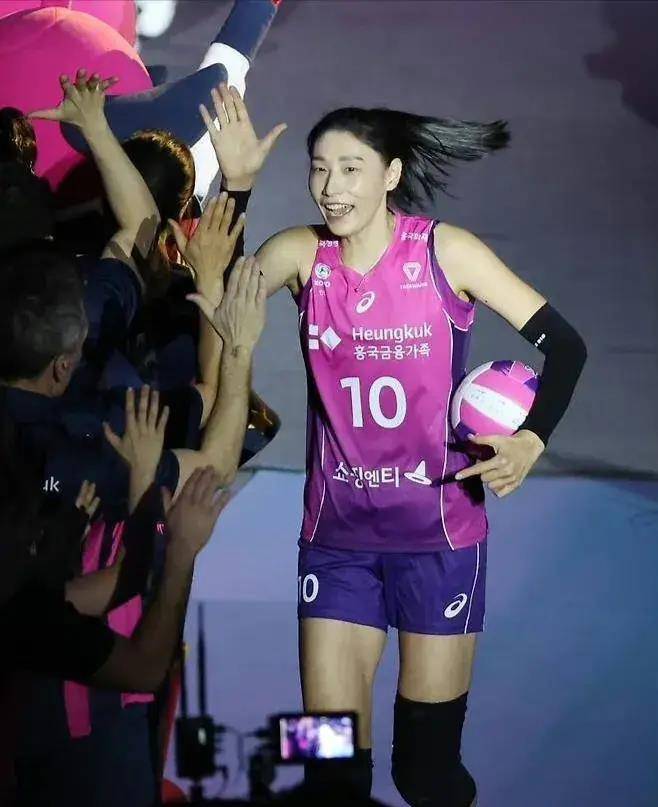 36岁金软景当选联赛mvp公开表示不退役但不去地方队要打到40岁