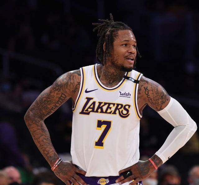 前湖人球员麦克勒莫因被指控犯强奸罪和性虐待罪入狱