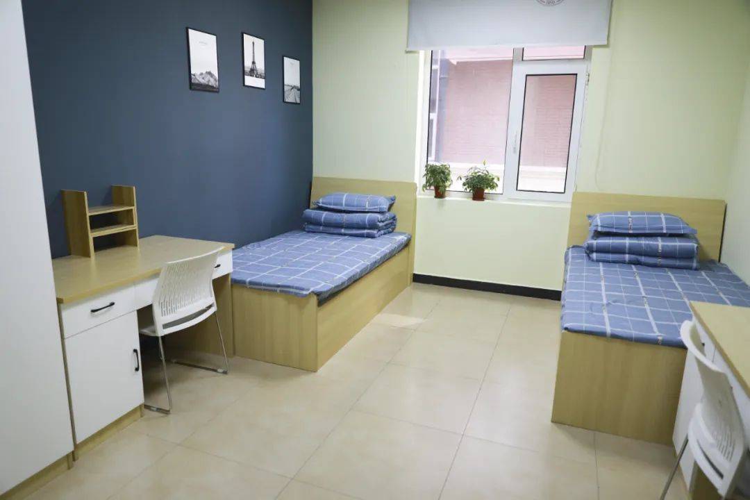 双人宿舍食堂天津美达菲学校留学方向优秀毕业生往届毕业生均被国外