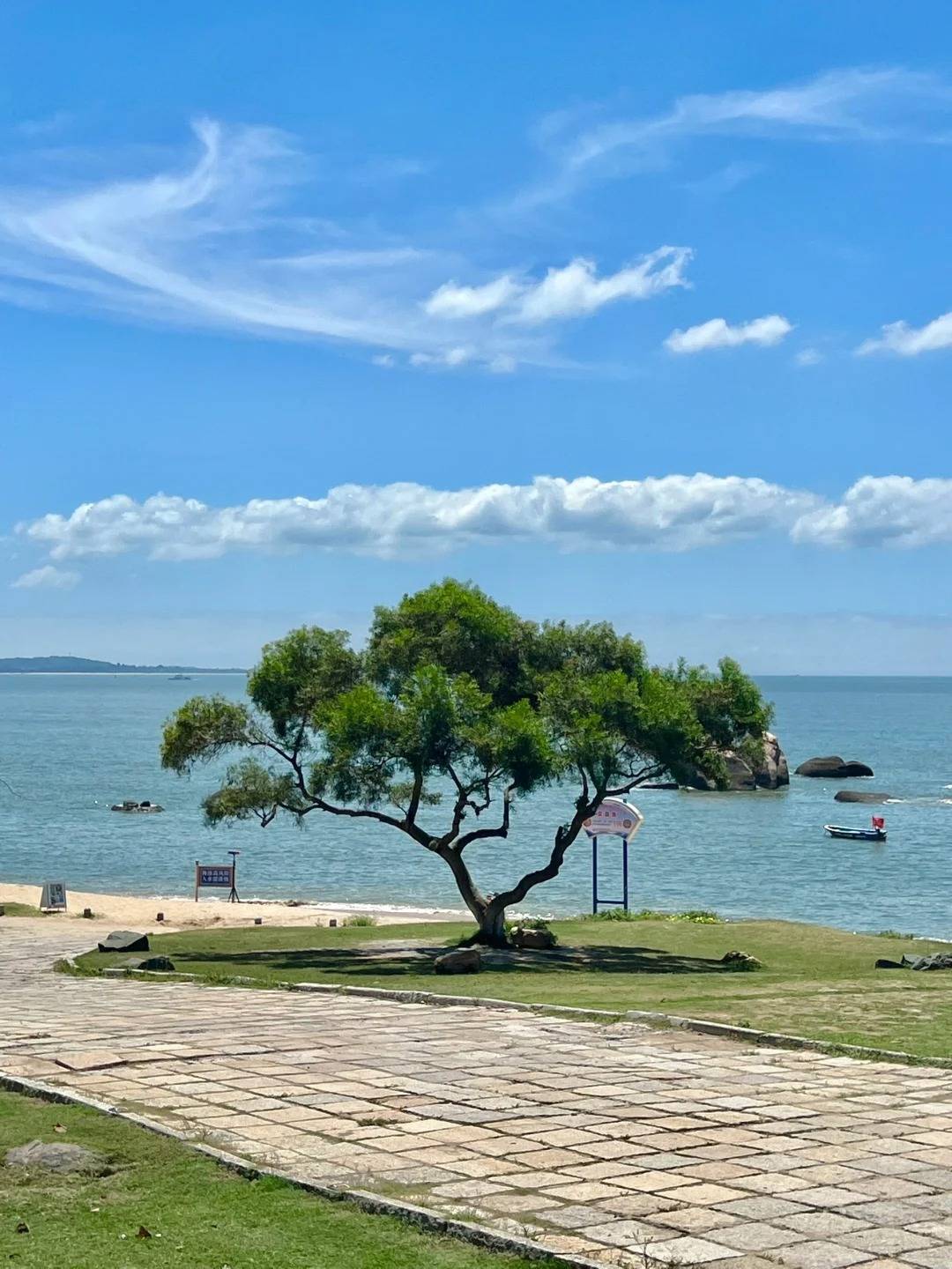 南靖土楼-云水谣,晚上住土楼客栈;第五天:滩涂赶海 帆船出海,离开厦门