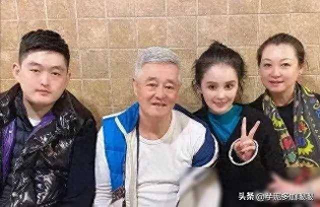 最近娱乐圈可热闹了!没错,就是关于赵大叔的外孙,简直就是个小胖墩!