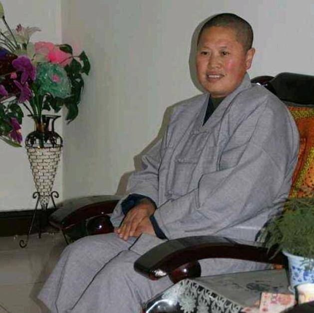 人不多倒显得清净,这一点智宏法师很喜欢,很快智宏法师就交到了一些