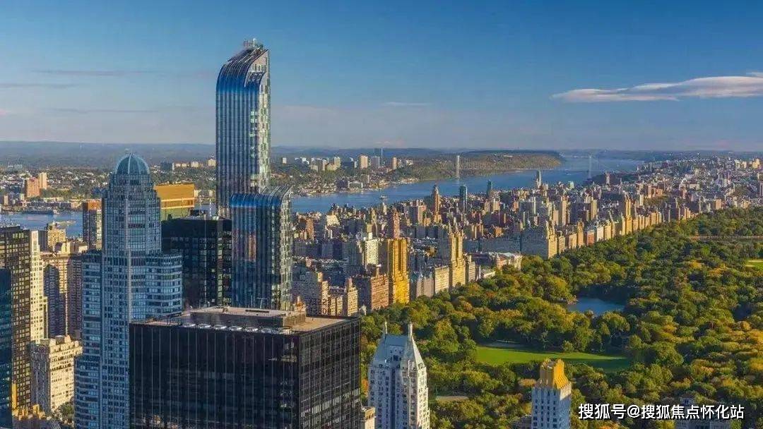其一是纽约中央公园旁的one57公寓,俯瞰美国中央公园,饱览纽约曼哈顿