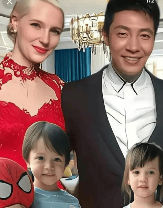 撒贝宁一家四口三亚游,撒贝宁穿时尚潮牌,李白穿泳装好白皙