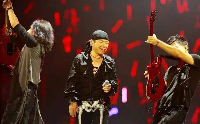 李宗盛给他下跪邱淑贞是他初恋62岁的赵传还是很迷人啊