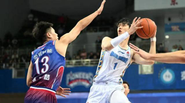 原创cba季后赛备战上海男篮主场迎战北京首钢球队关键人物备受瞩目