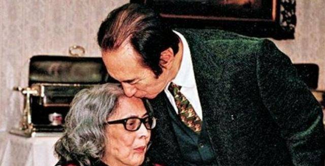 原创赌王的男相千金对5000亿遗产不争不抢自己赚钱做慈善