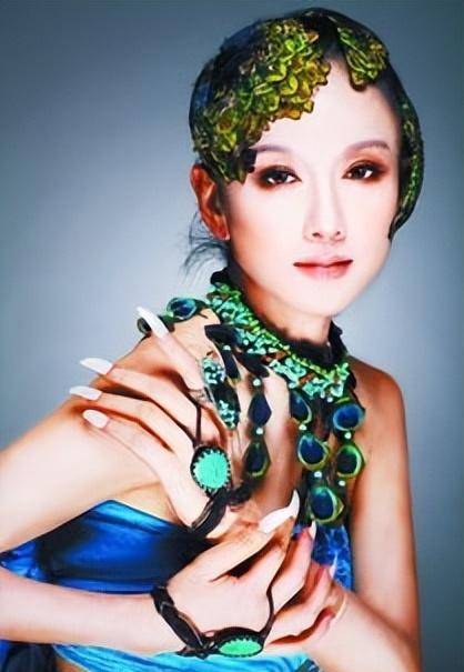 明明和刘淳晴互相深爱,却要狠心分手,杨丽萍到底在追求什么?