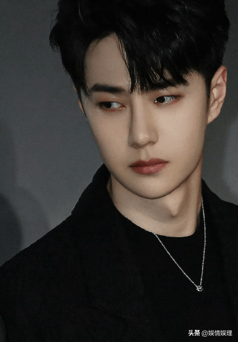 这2位明星不识字,没文化,凭什么还有无数人追捧_王一博_吴宣_偶像