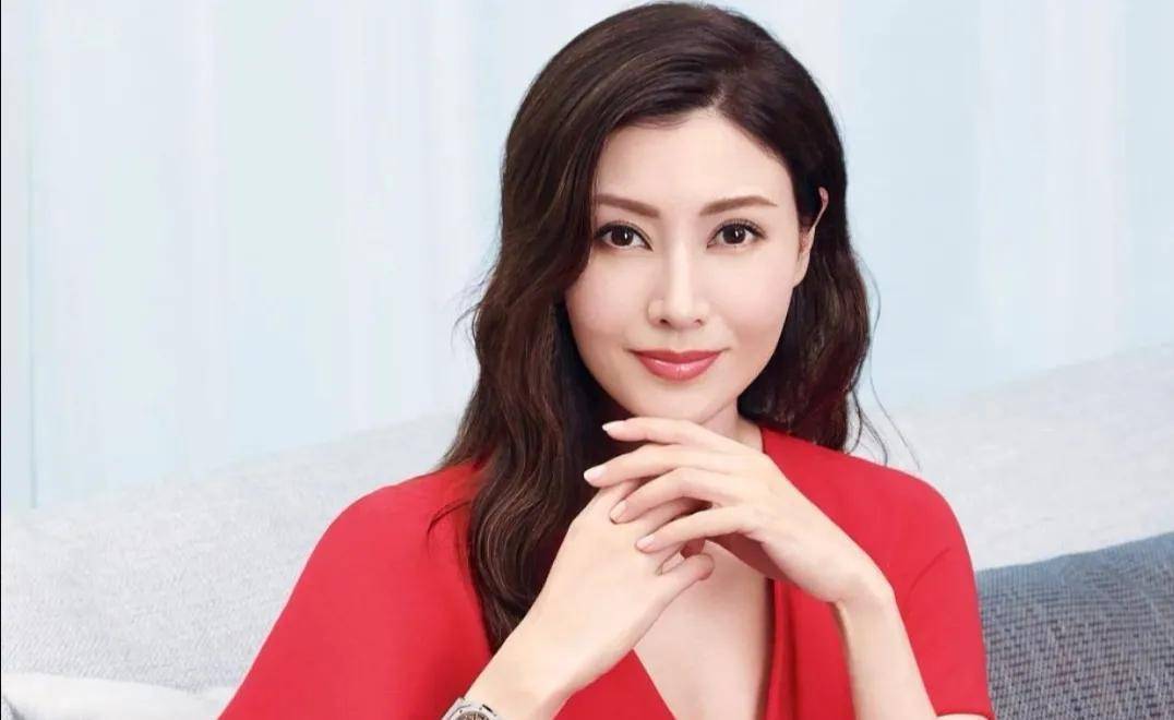 当小三成瘾的李嘉欣为何还能嫁给许晋亨她活的是多么的嚣张
